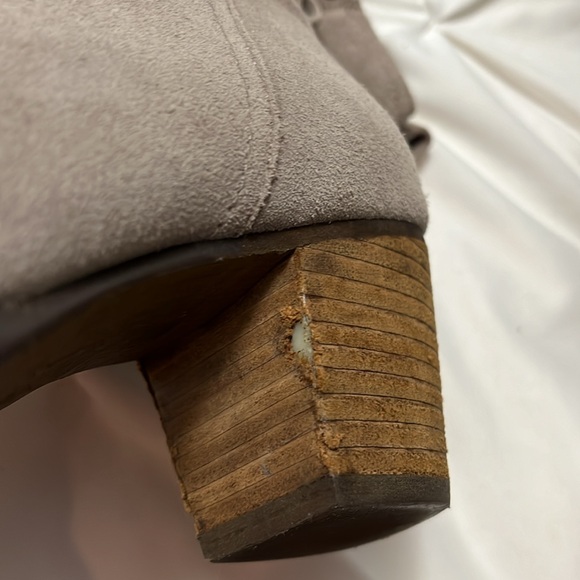 Lands End Suede Booties size 9B - Picture 6 of 6